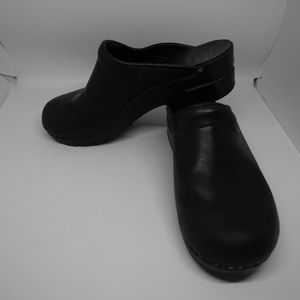 black leather Dansko clogs size 38